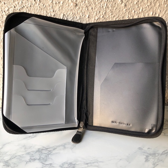 Ford Owner Manual Glovebox folder with Zipper - Picture 4 of 7